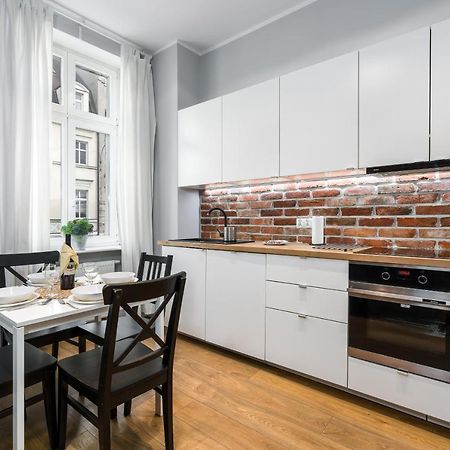 Old Town Apartment Garbary By Noclegi Renters ポズナン エクステリア 写真