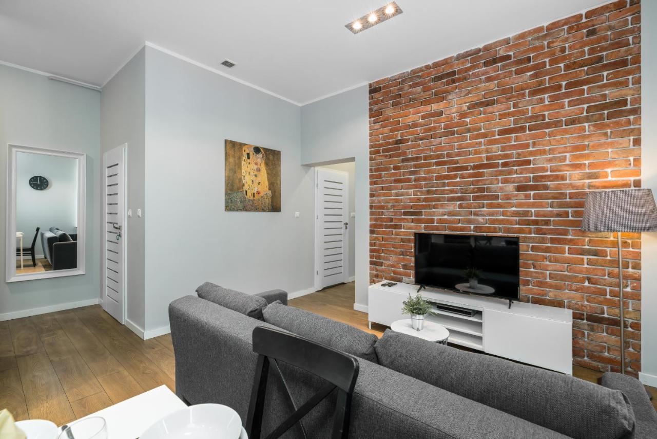 Old Town Apartment Garbary By Noclegi Renters ポズナン エクステリア 写真