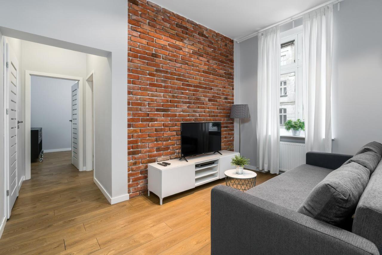 Old Town Apartment Garbary By Noclegi Renters ポズナン エクステリア 写真