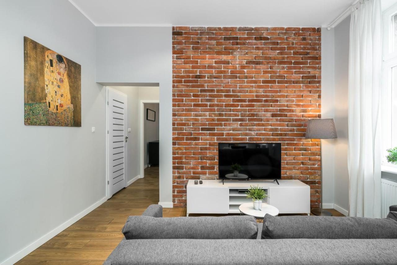 Old Town Apartment Garbary By Noclegi Renters ポズナン エクステリア 写真